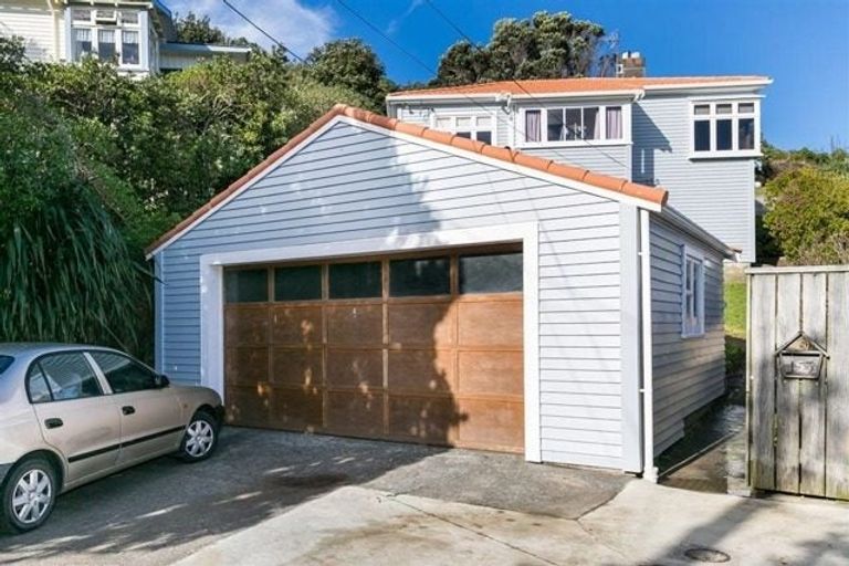 Photo of property in 155 Severn Street, Island Bay, Wellington, 6023