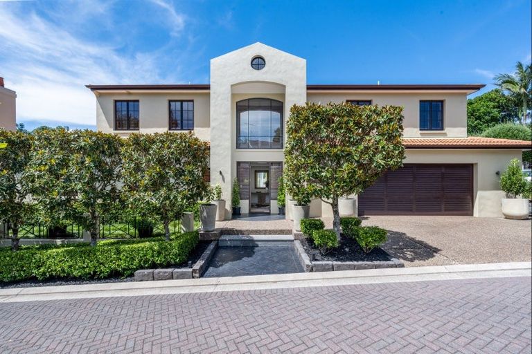 Photo of property in 2 Glenoaks Rise, Mellons Bay, Auckland, 2014
