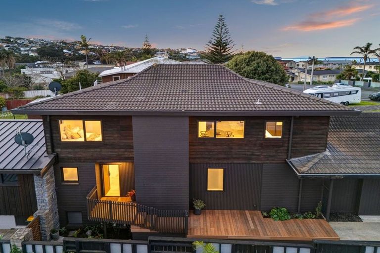 Photo of property in 2/1 Omana Road, Milford, Auckland, 0620