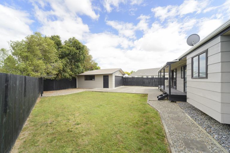 Photo of property in 73 Hillcrest Drive, Kelvin Grove, Palmerston North, 4414