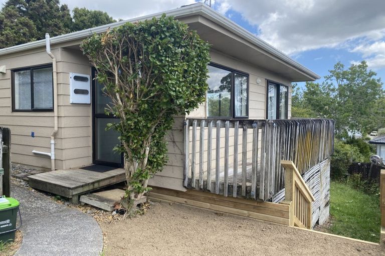 Photo of property in 18 Malmo Place, Massey, Auckland, 0614