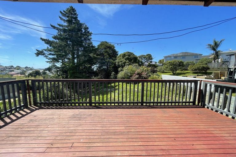 Photo of property in 305 Don Buck Road, Massey, Auckland, 0614