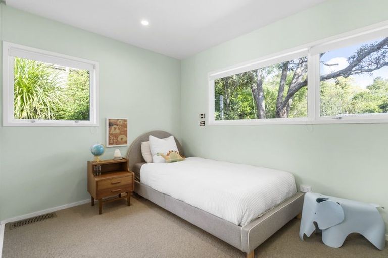 Photo of property in 115 Beach Haven Road, Beach Haven, Auckland, 0626