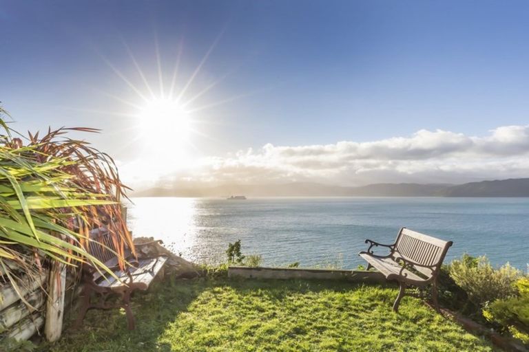 Photo of property in 8 Beere Haven Steps, Seatoun, Wellington, 6022