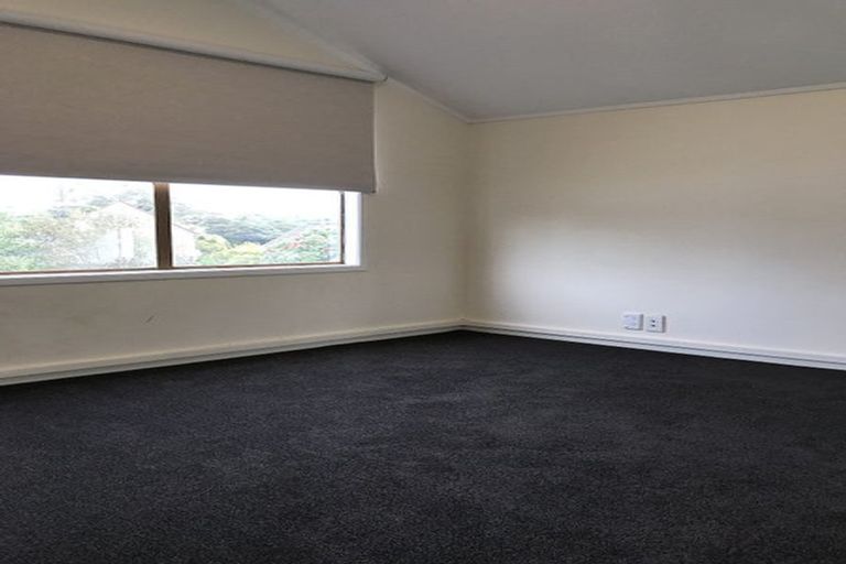 Photo of property in 1/19 Tree View Avenue, Glenfield, Auckland, 0629