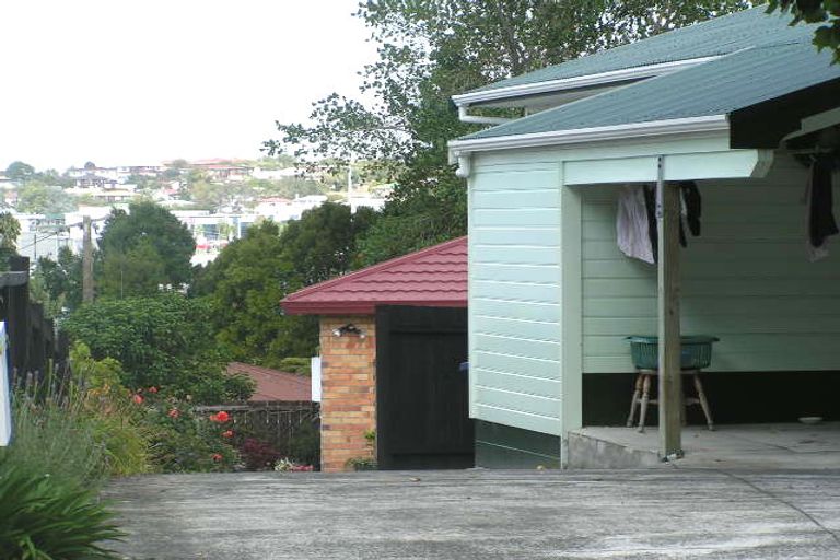 Photo of property in 2/28 Lyttelton Avenue, Forrest Hill, Auckland, 0620