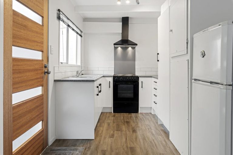 Photo of property in 2/21 Takanini Road, Takanini, 2112