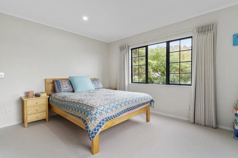 Photo of property in 14 Waikare Street, Karori, Wellington, 6012
