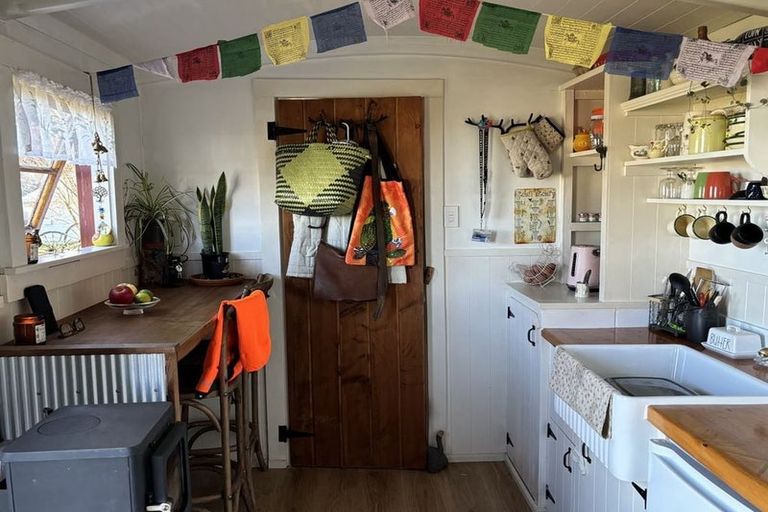 Photo of property in 2 Hill Street, Macraes, Palmerston, 9483