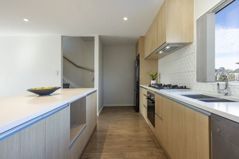 Photo of property in 101 Bordeaux Parade, Te Atatu South, Auckland, 0610