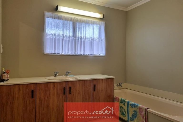 Photo of property in 2/2 Broadway, Waitara, 4320