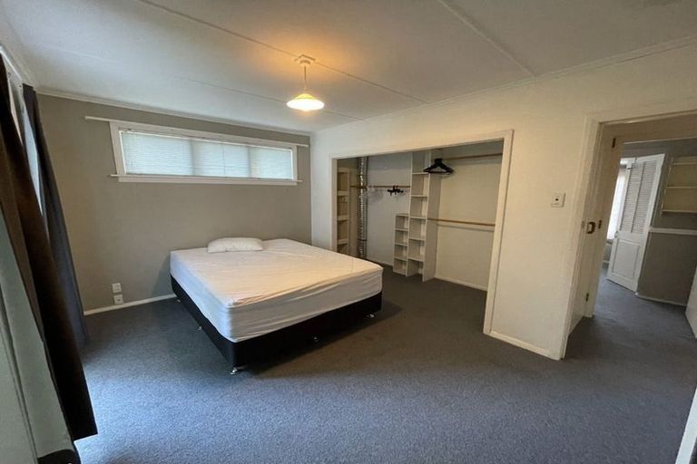 Photo of property in 23a Awanui Street, Merrilands, New Plymouth, 4312