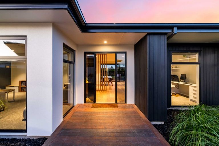 Photo of property in 19 Frank Ernest Crescent, Prebbleton, 7676