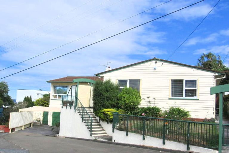 Photo of property in 1 Tensing Place, Khandallah, Wellington, 6035