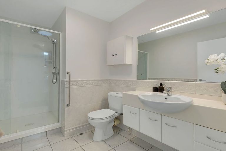 Photo of property in Ocean Apartments, 44-46 Marine Parade, Paraparaumu Beach, Paraparaumu, 5032