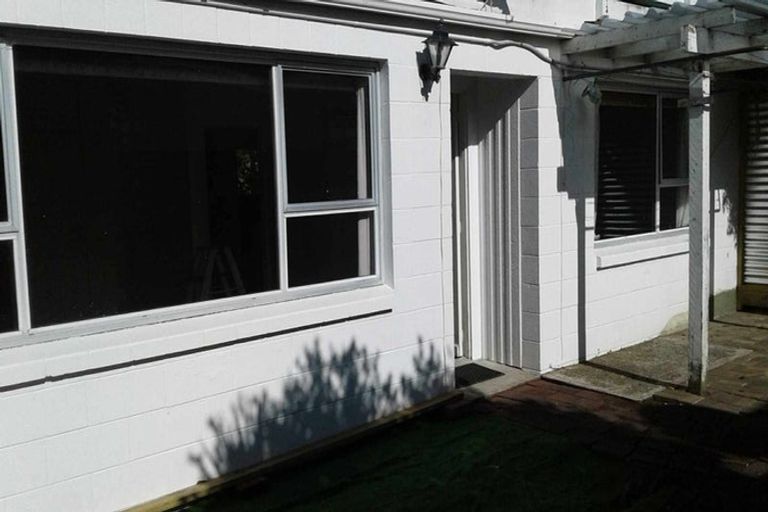 Photo of property in 5/19 Milton Road, Orewa, 0931