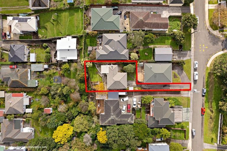 Photo of property in 21 Cecil Road, Tawa, Wellington, 5028