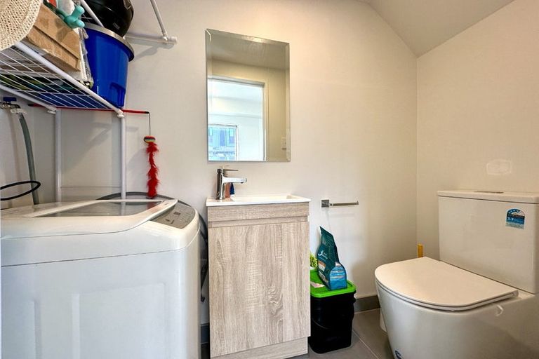 Photo of property in 3 Morihana Close, Glen Eden, 0602