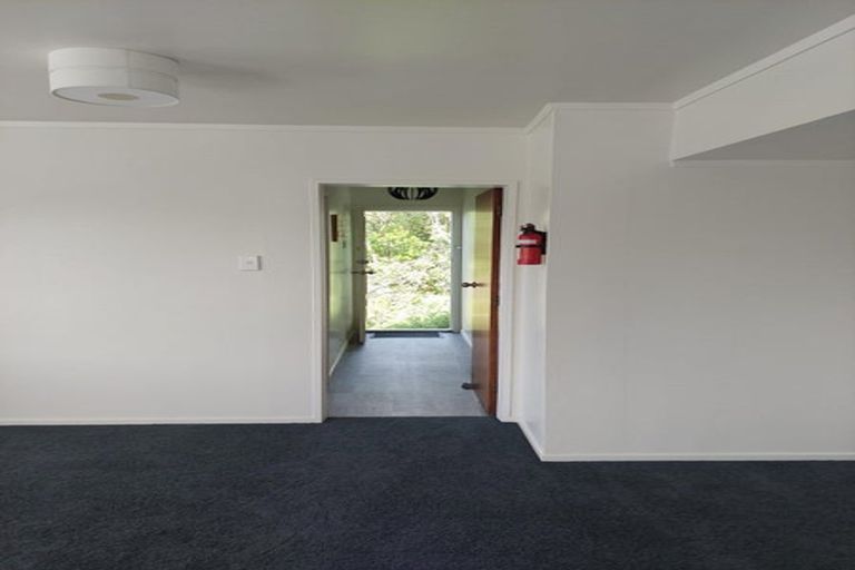 Photo of property in 29b Harbour View Road, Northland, Wellington, 6012