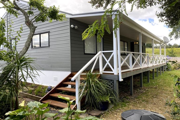 Photo of property in 240 Henderson Valley Road, Henderson, Auckland, 0612