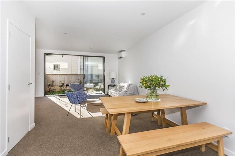 Photo of property in 74u5 Derwent Street, Island Bay, Wellington, 6023