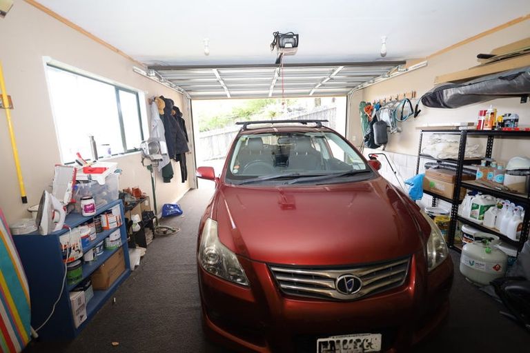 Photo of property in 4b Langstone Street, Welcome Bay, Tauranga, 3112