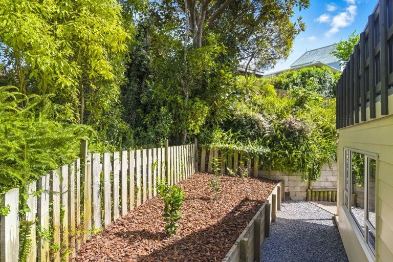 Photo of property in 92 Leinster Avenue, Raumati South, Paraparaumu, 5032