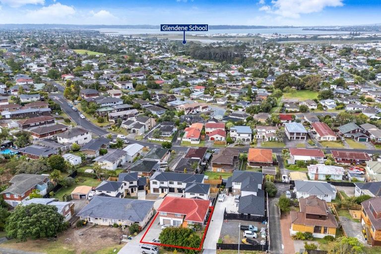 Photo of property in 4237 Great North Road, Glendene, Auckland, 0602