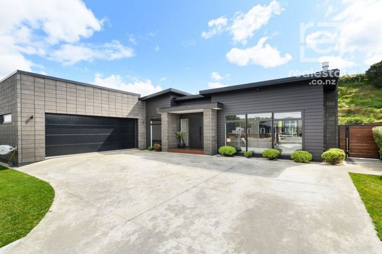 Photo of property in 35 Freedom Drive, Kelvin Grove, Palmerston North, 4414