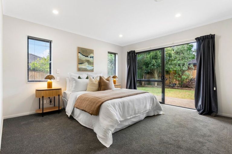 Photo of property in 33 Croftview Road, Wattle Downs, Auckland, 2103