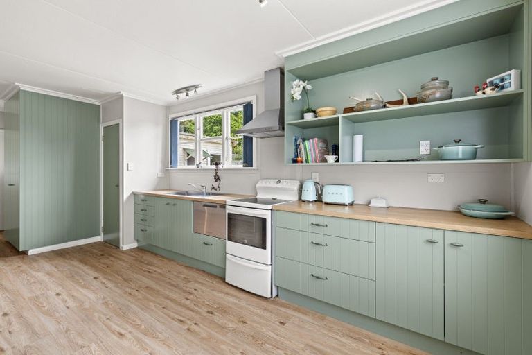 Photo of property in 30 Milne Street, Hunterville, 4730