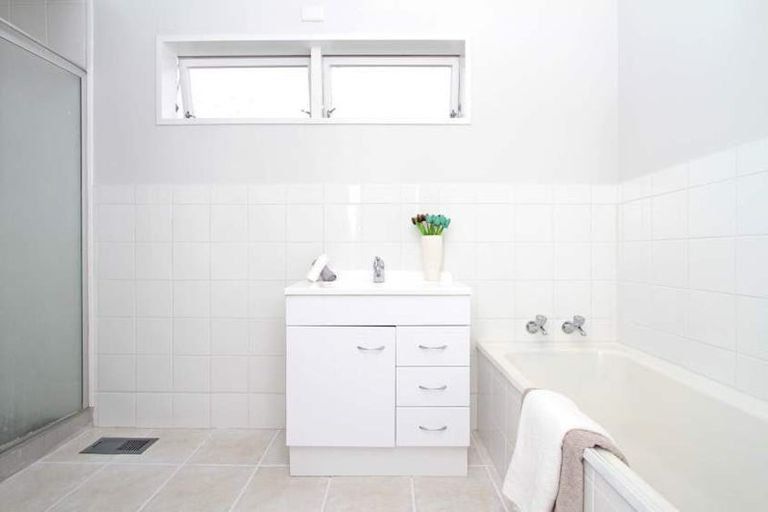 Photo of property in 19 Evans Road, Glen Eden, Auckland, 0602