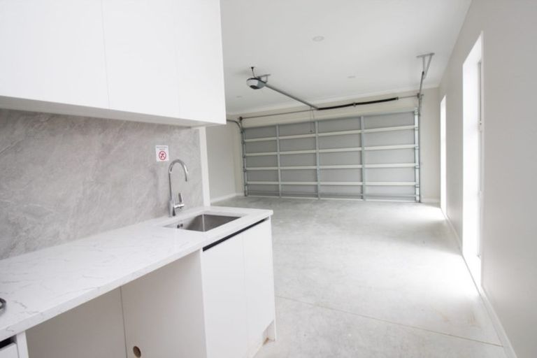 Photo of property in 1 Piccolo Court, Kumeu, 0810