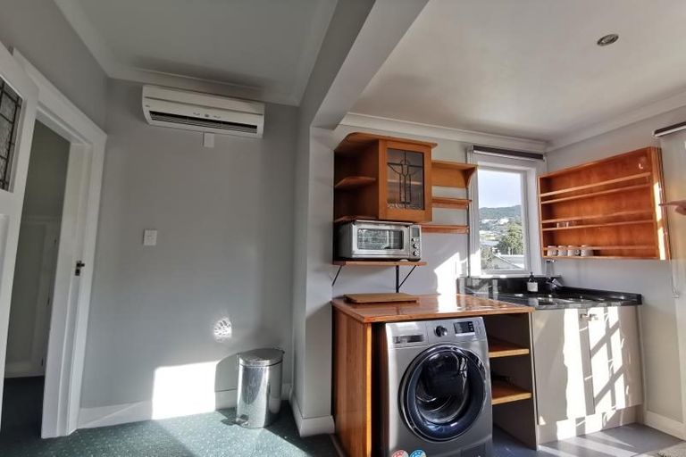 Photo of property in 62 The Parade, Island Bay, Wellington, 6023