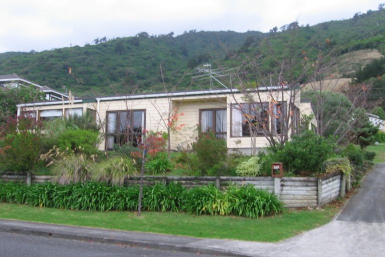 Photo of property in 127 Winara Avenue, Waikanae, 5036