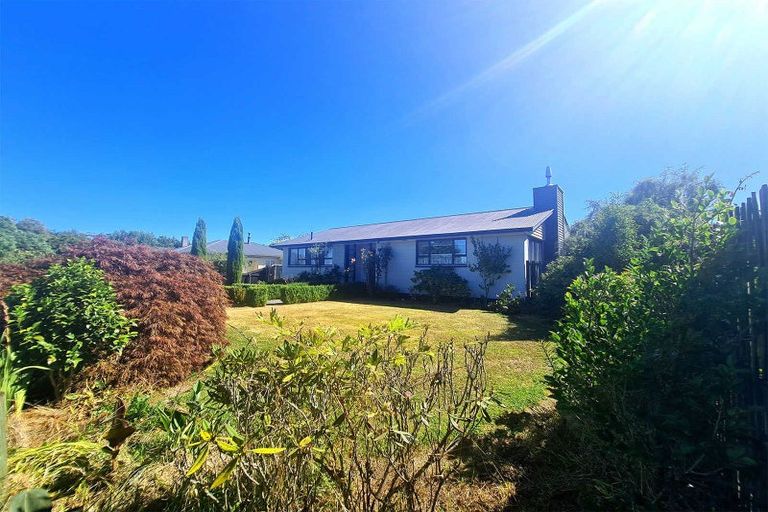 Photo of property in 6 Azalea Close, Templeton, Christchurch, 8042