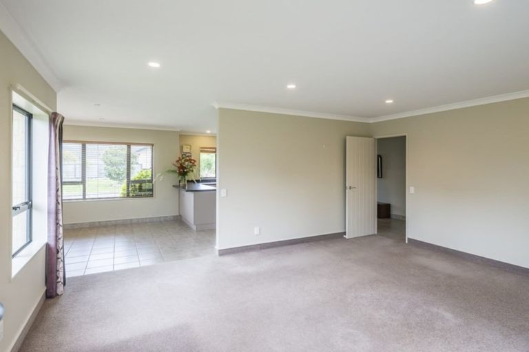 Photo of property in 8 Monarch Place, Paraparaumu Beach, Paraparaumu, 5032