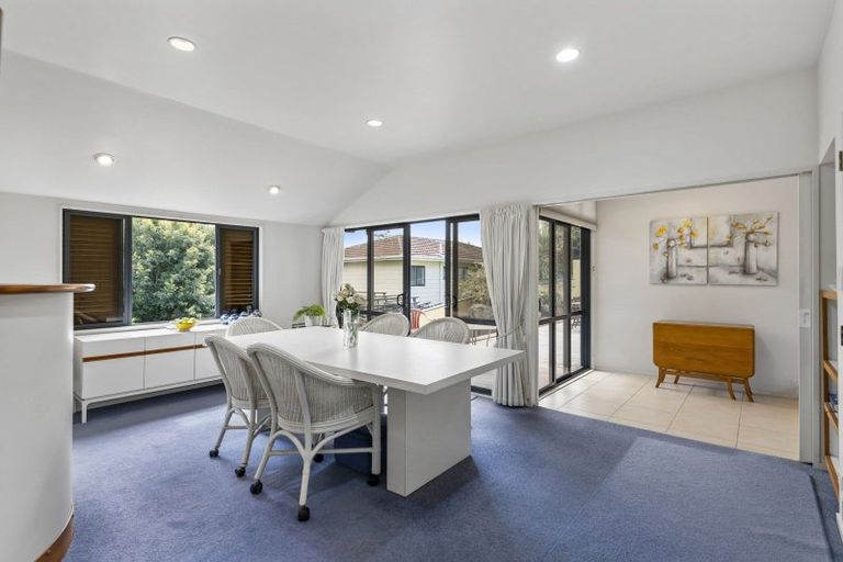 Photo of property in 2/47 Glencoe Road, Browns Bay, Auckland, 0630
