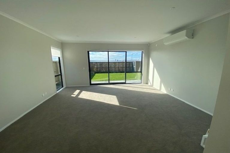 Photo of property in 120 Symes Drive, Red Beach, 0932