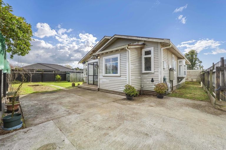 Photo of property in 16b Maire Street, Inglewood, 4330