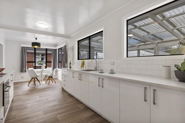 Photo of property in 14 Clayton Road, Manurewa, Auckland, 2102