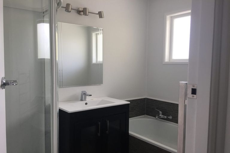 Photo of property in 6 Moehau Grove, Trentham, Upper Hutt, 5018