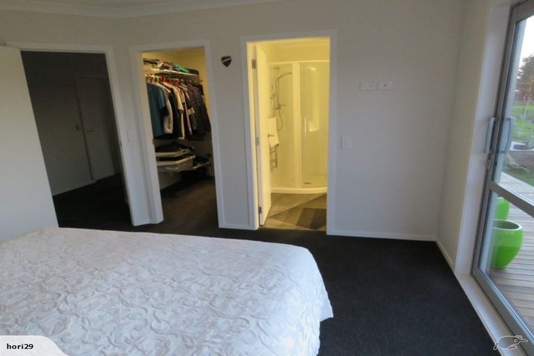 Photo of property in 100 Pohutukawa Drive, Levin, 5571