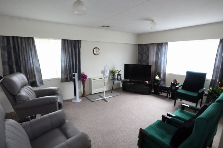 Photo of property in 31 Oberon Street, Stratford, 4332