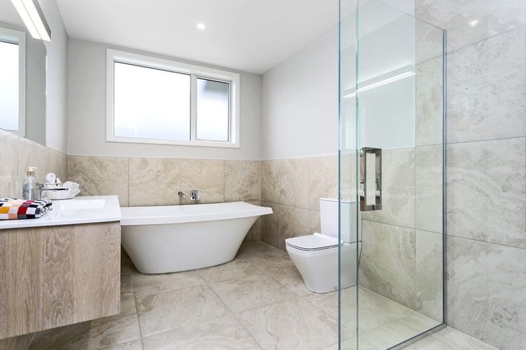 Photo of property in 129 Saint Kilda Road, Cambridge, 3434