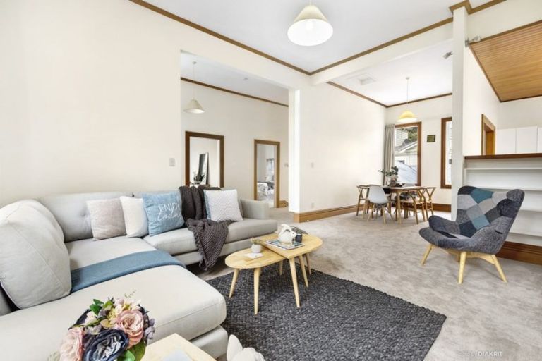 Photo of property in 60 Glenmore Street, Northland, Wellington, 6012