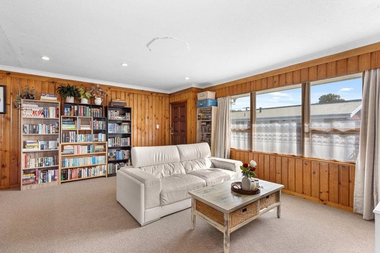 Photo of property in 2/110 Champion Street, Edgeware, Christchurch, 8013