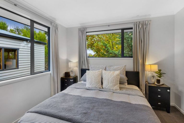 Photo of property in 12 Binstead Place, Avondale, Christchurch, 8061