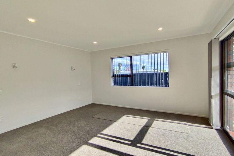 Photo of property in 2/11 Taharoto Road, Takapuna, Auckland, 0622
