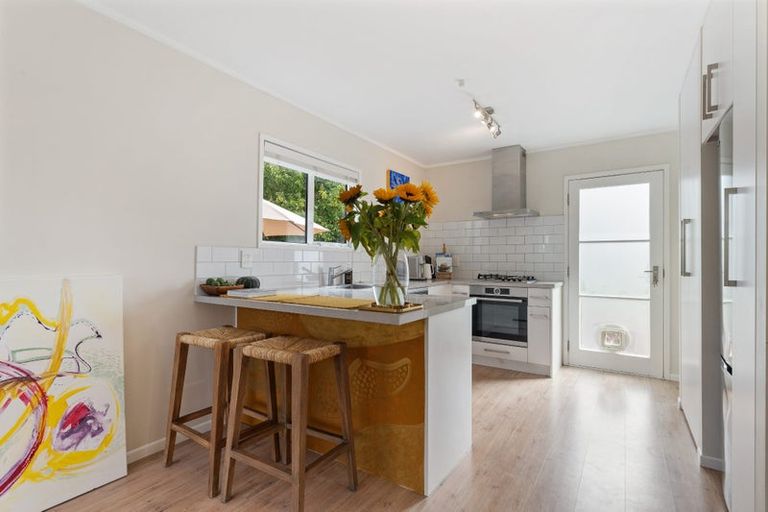Photo of property in 1/133 Edmonton Road, Te Atatu South, Auckland, 0610